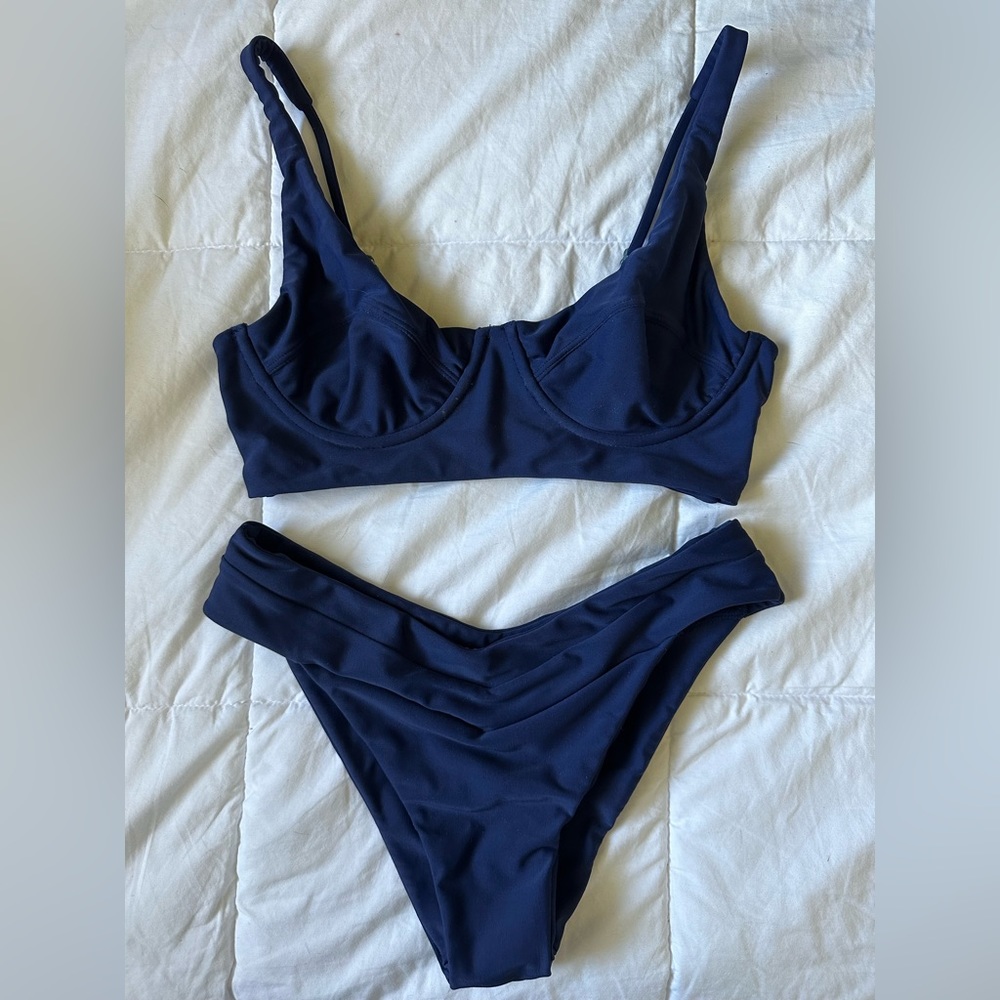AilaBlue set